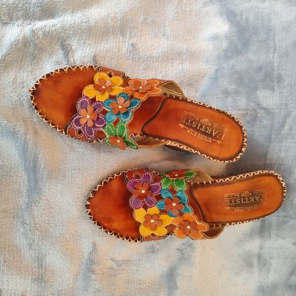 Beautiful L'Artiste Leather Sandals, Size 6 - Picture 8 of 9